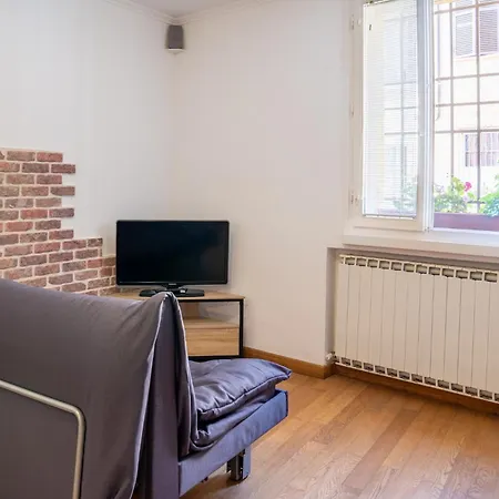 Guesthost - Cozy In The Heart Of Apartment Ravenna