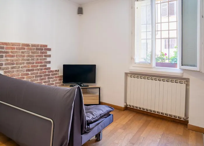 Guesthost - Cozy In The Heart Of Apartment Ravenna